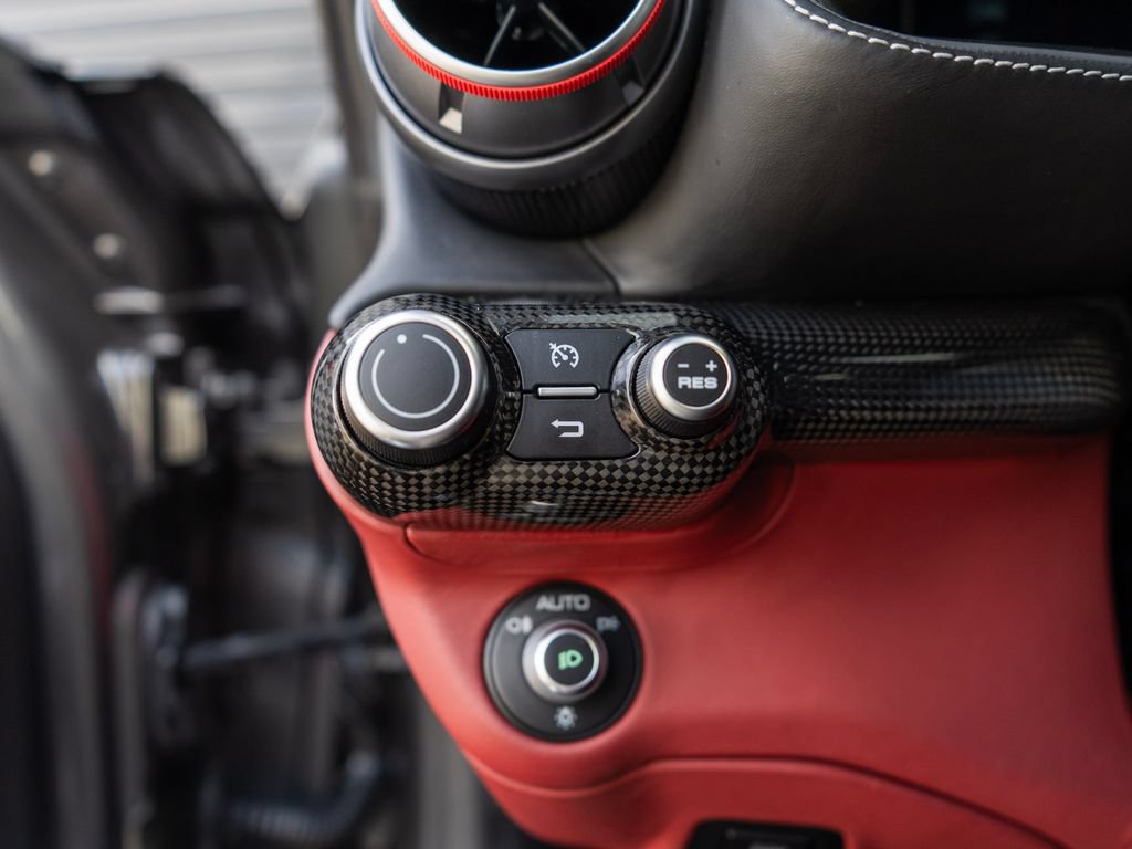 Used 2019 Ferrari 812 Superfast RWD image 19
