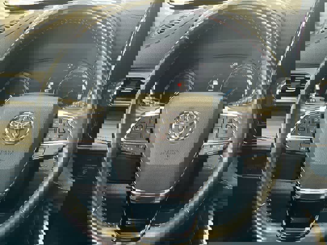 Used 2020 Toyota Highlander XLE image 17