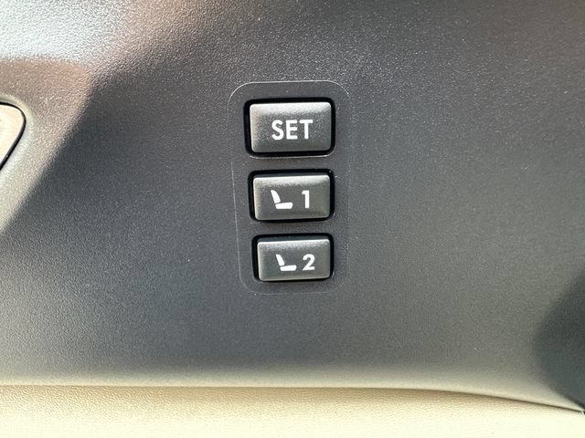 Used 2023 Subaru Ascent Limited w/ Technology Package AWD/4WD image 30