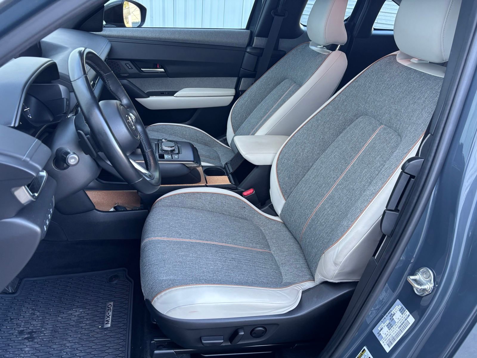 Used 2022 MAZDA MX-30 Electric w/ Premium Plus Pkg image 18