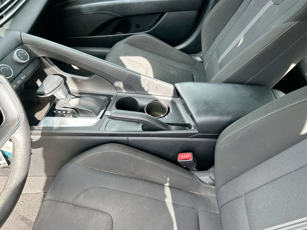 Used 2021 Hyundai Elantra SE FWD image 24