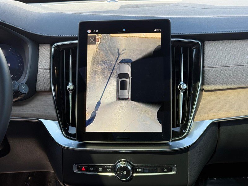 Certified 2025 Volvo XC90 B6 Plus AWD/4WD image 14