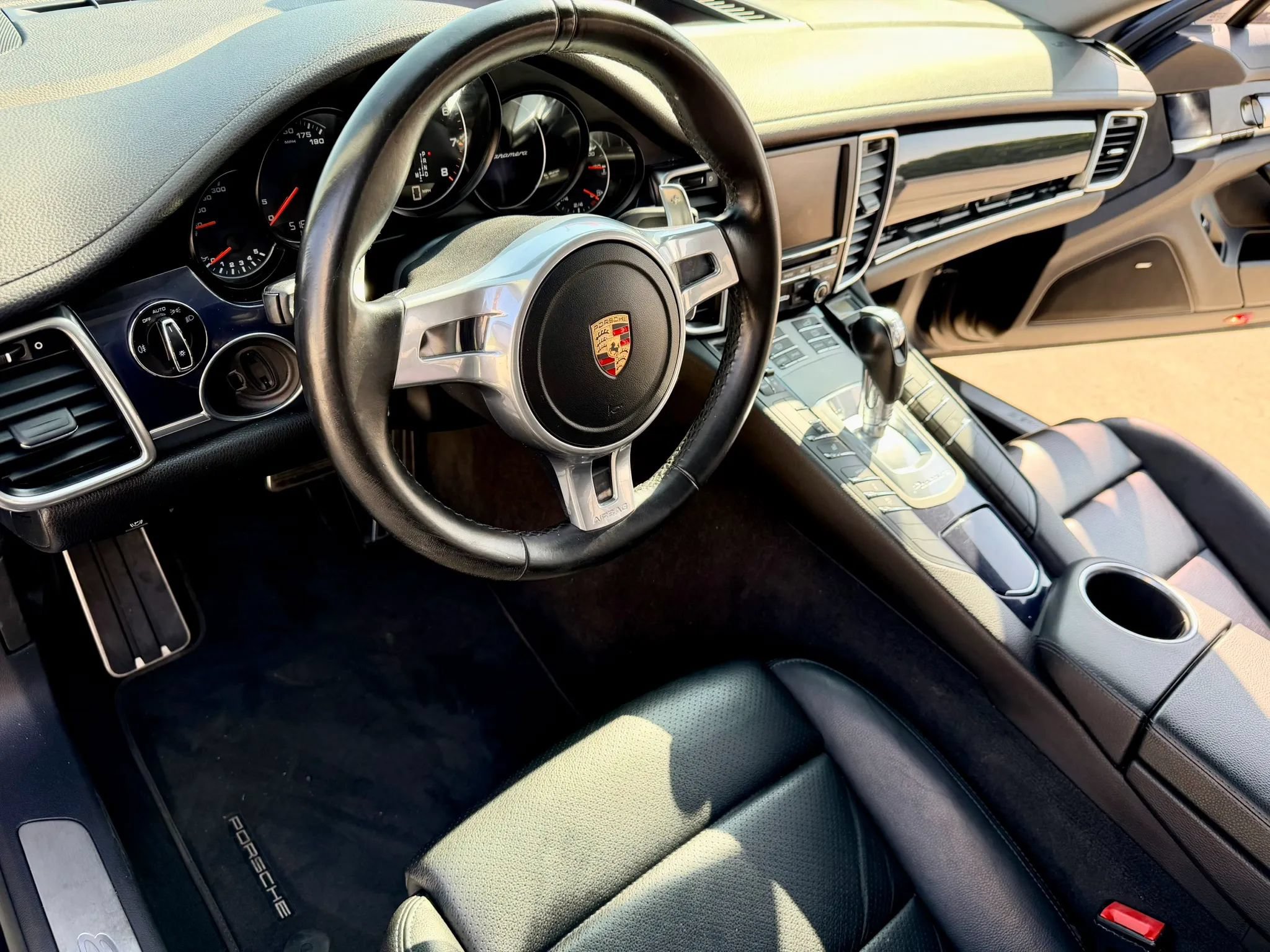 Used 2016 Porsche Panamera Edition RWD image 32