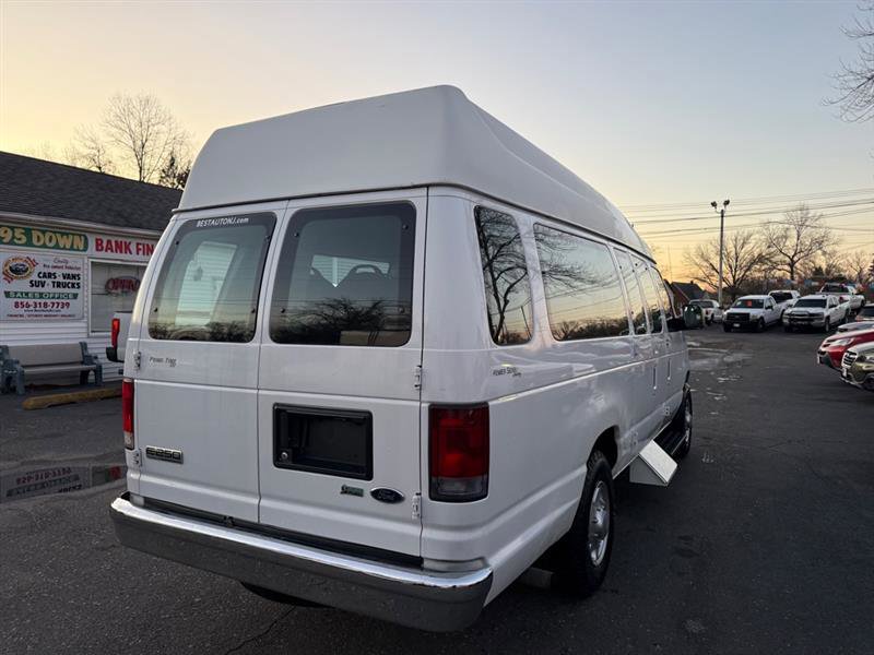 Used 2010 Ford E-250 and Econoline 250 Extended image 3