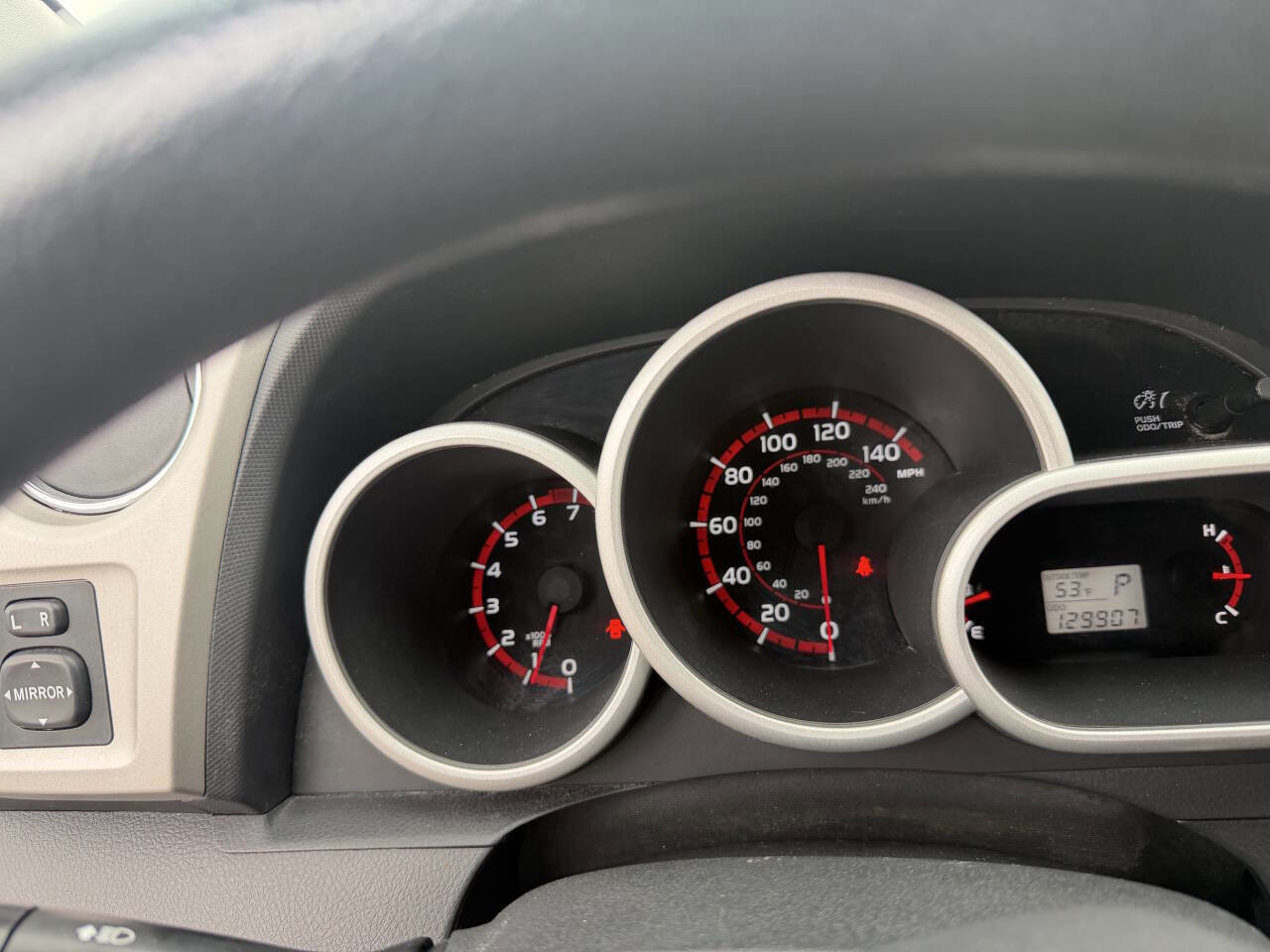 Used 2009 Pontiac Vibe w/ Preferred Package FWD image 20
