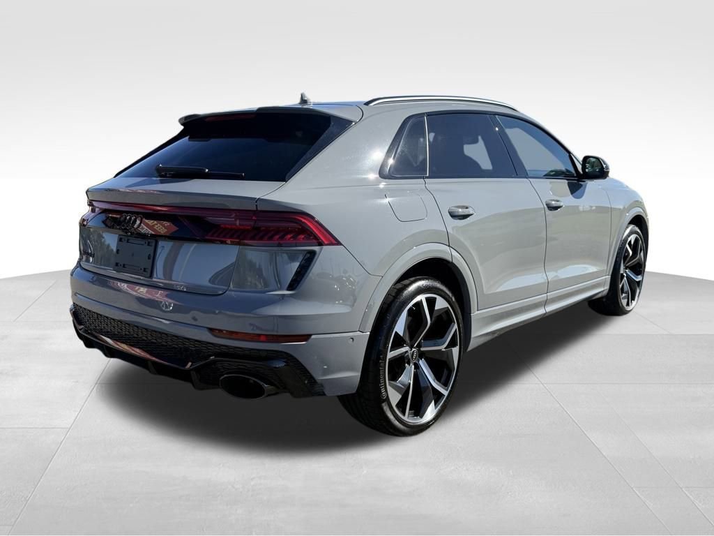 Used 2024 Audi RS Q8 w/ Black Optic Package image 5