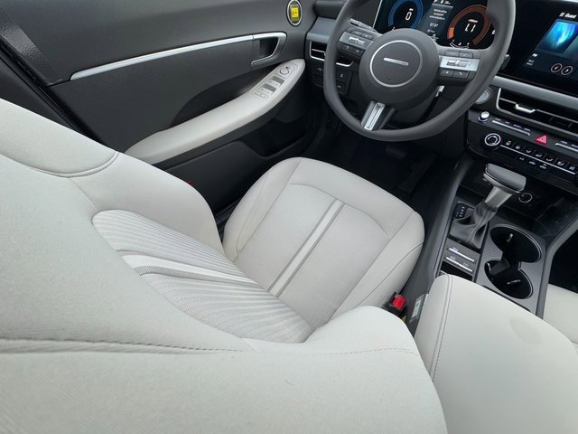New 2025 Hyundai Sonata SE image 13