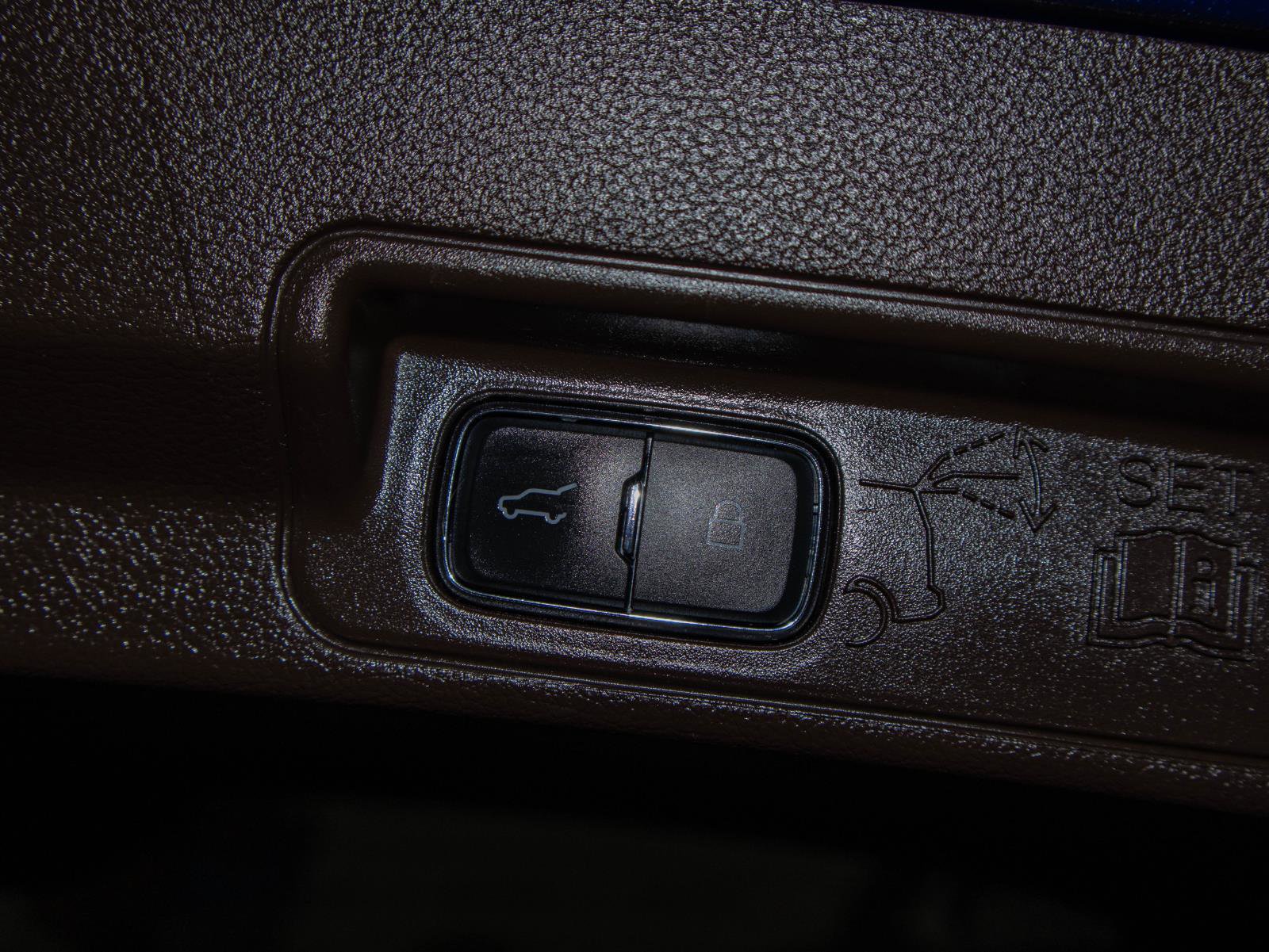 Used 2021 Ford Explorer King Ranch w/ Premium Technology Package image 26