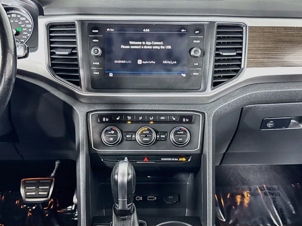 Used 2018 Volkswagen Atlas SE w/ R-Line Package AWD/4WD image 16