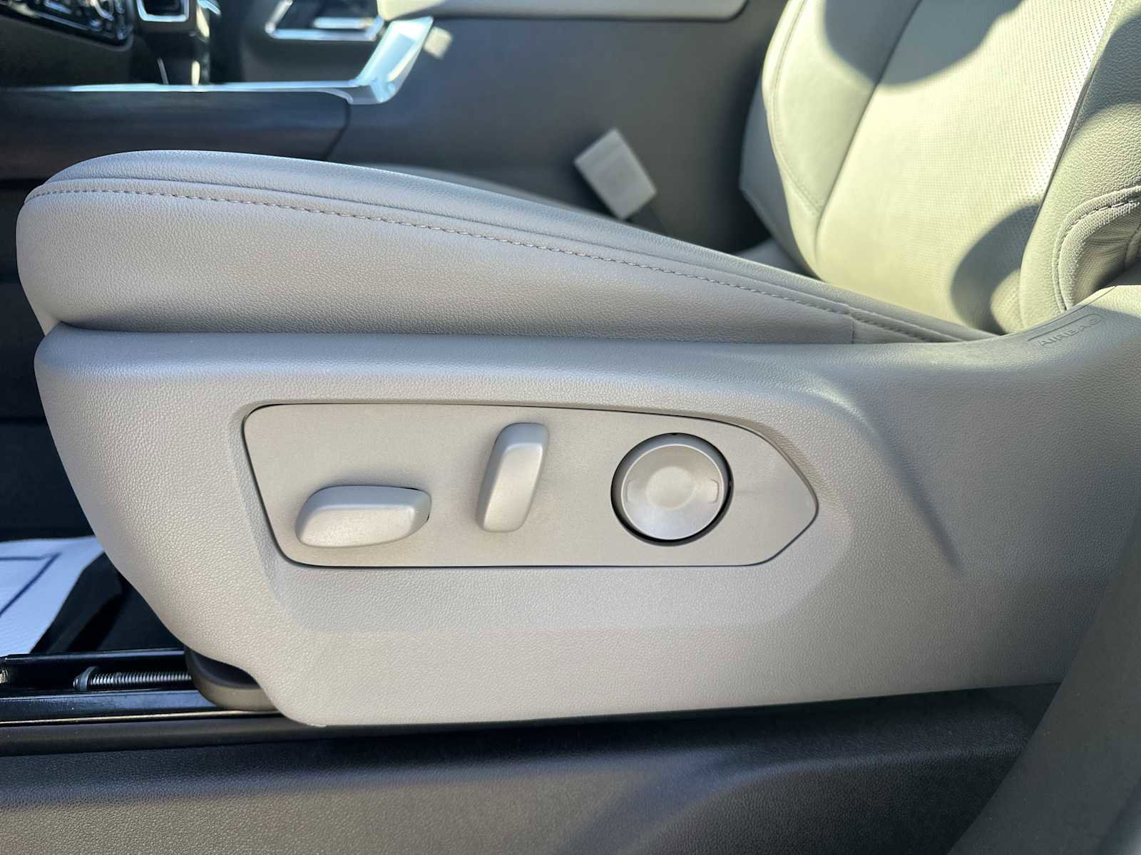 Used 2024 GMC Sierra 1500 SLT w/ SLT Premium Plus Package image 33