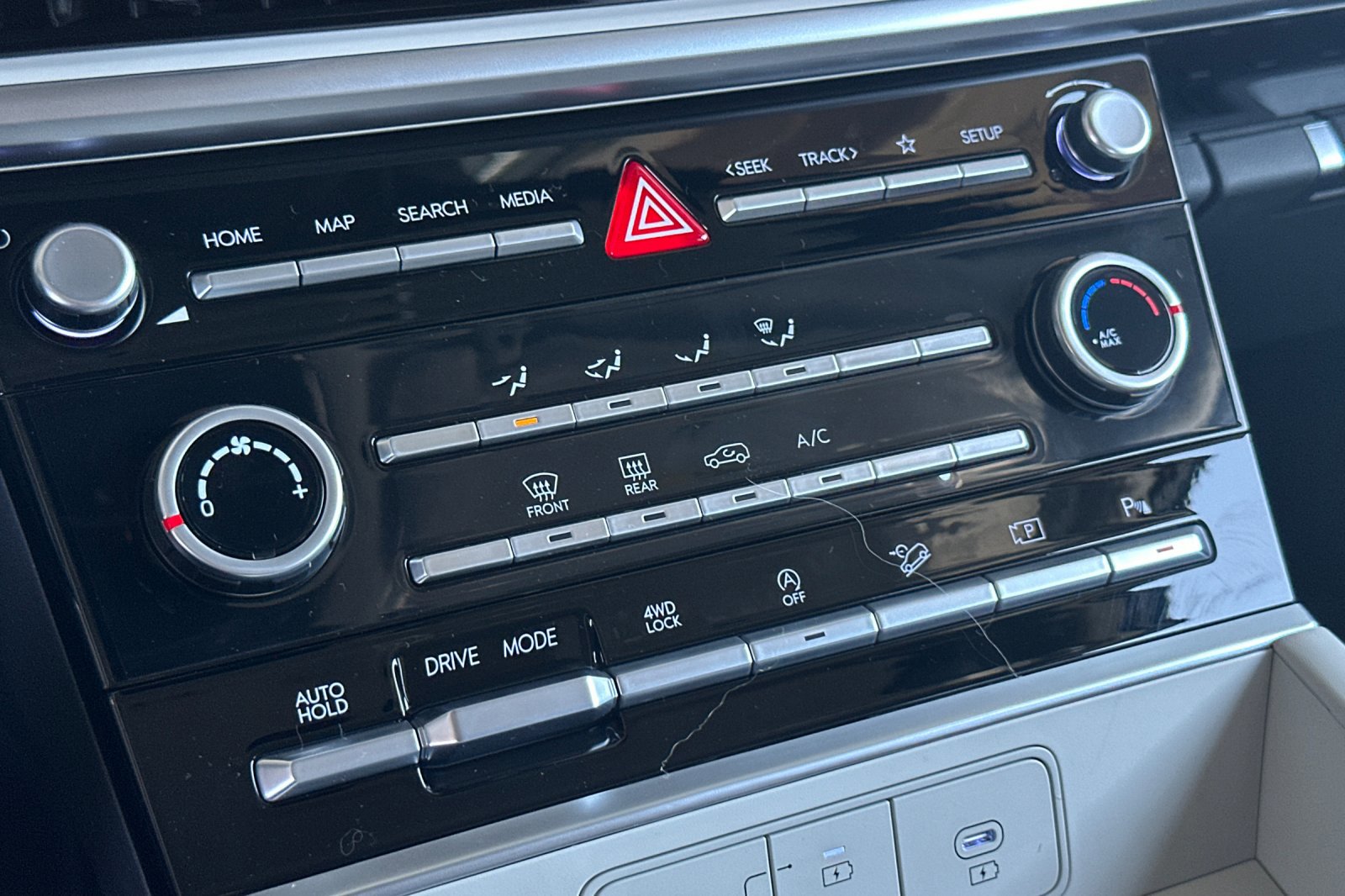 New 2025 Hyundai Santa Fe SE image 18