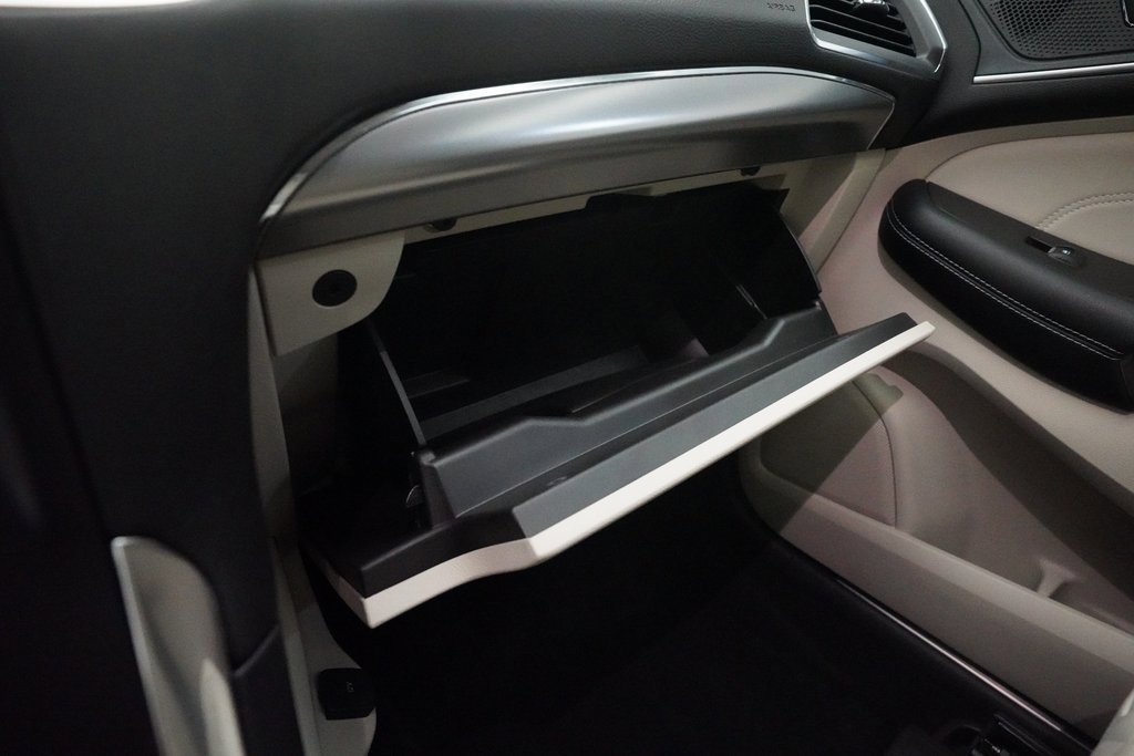 Used 2024 Ford Edge Titanium image 32