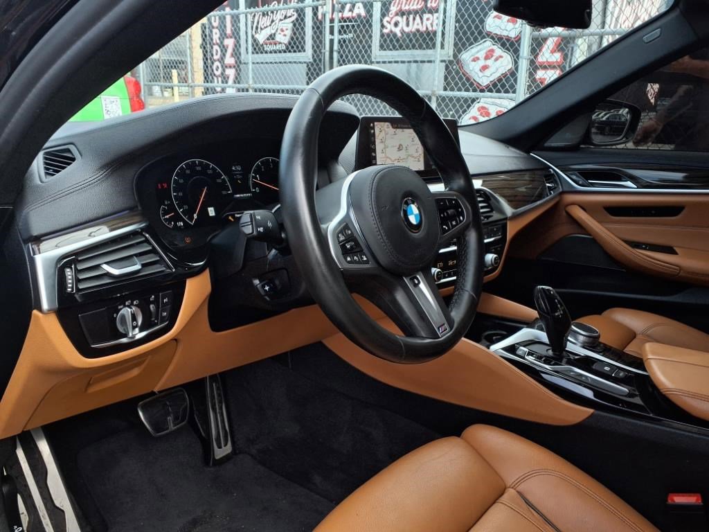 Used 2019 BMW M550i xDrive image 23