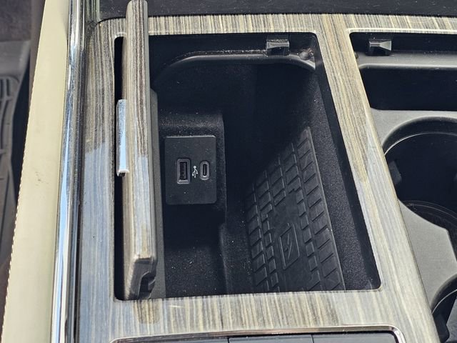 Used 2020 Lincoln Navigator Black Label w/ Cargo Convenience Package image 23