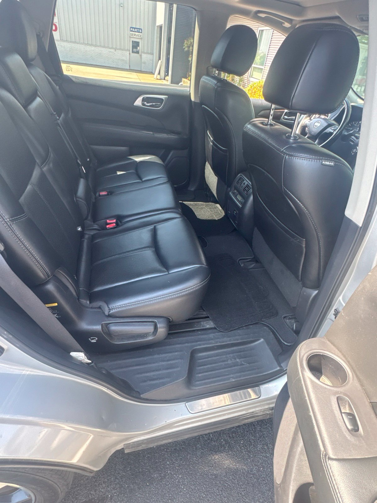 Used 2017 Nissan Pathfinder Platinum AWD/4WD image 8
