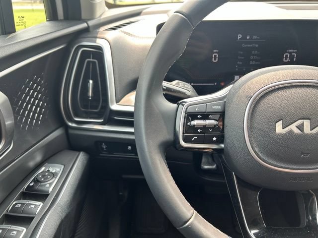Certified 2025 Kia Sorento S w/ Panoramic Sunroof Package AWD/4WD image 37