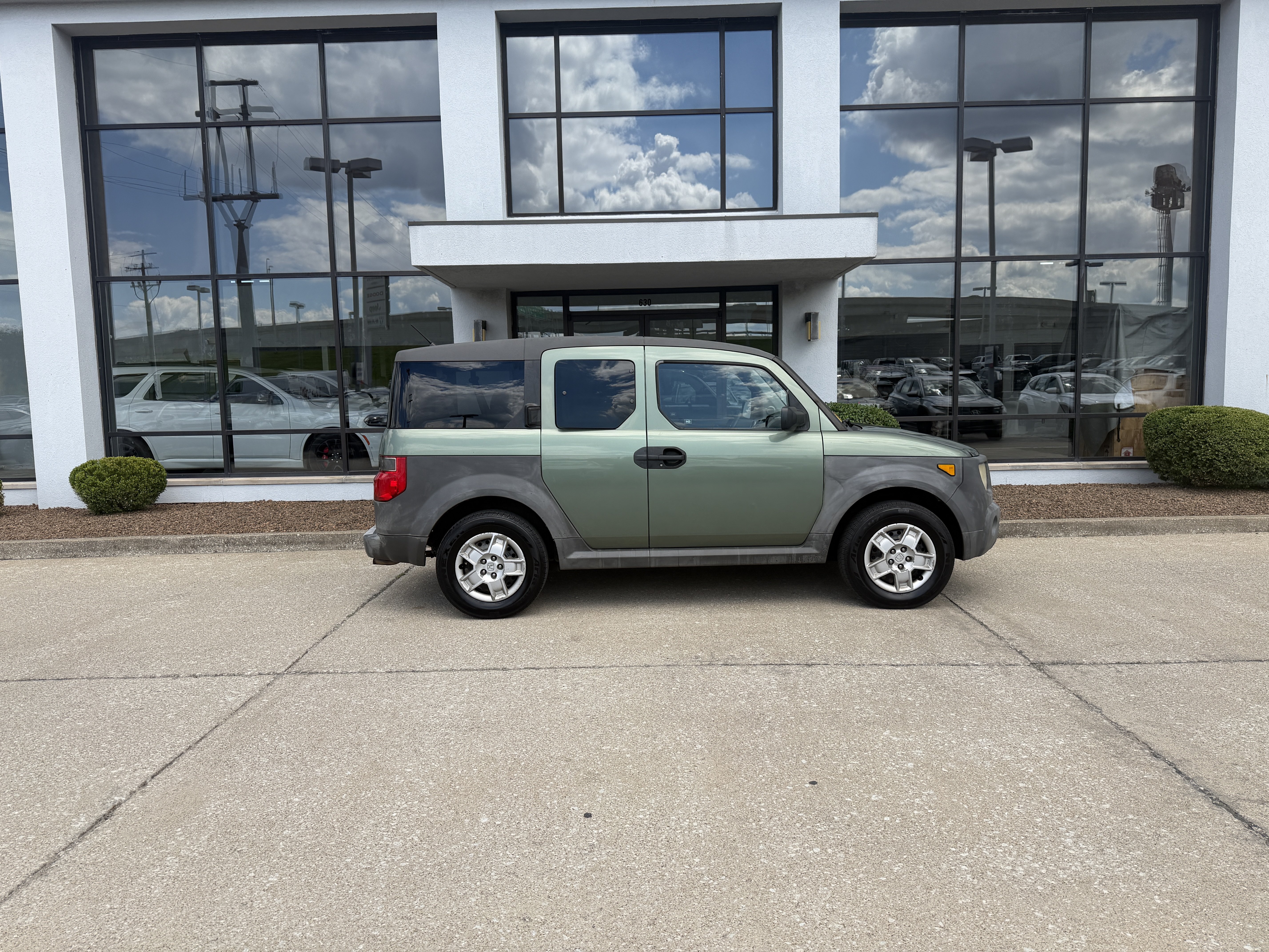 Used 2005 Honda Element LX image 3