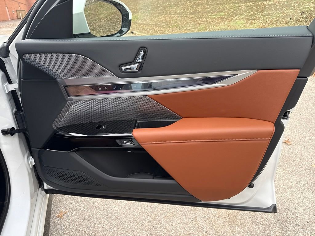 New 2026 BMW 760i xDrive w/ Executive Package image 30