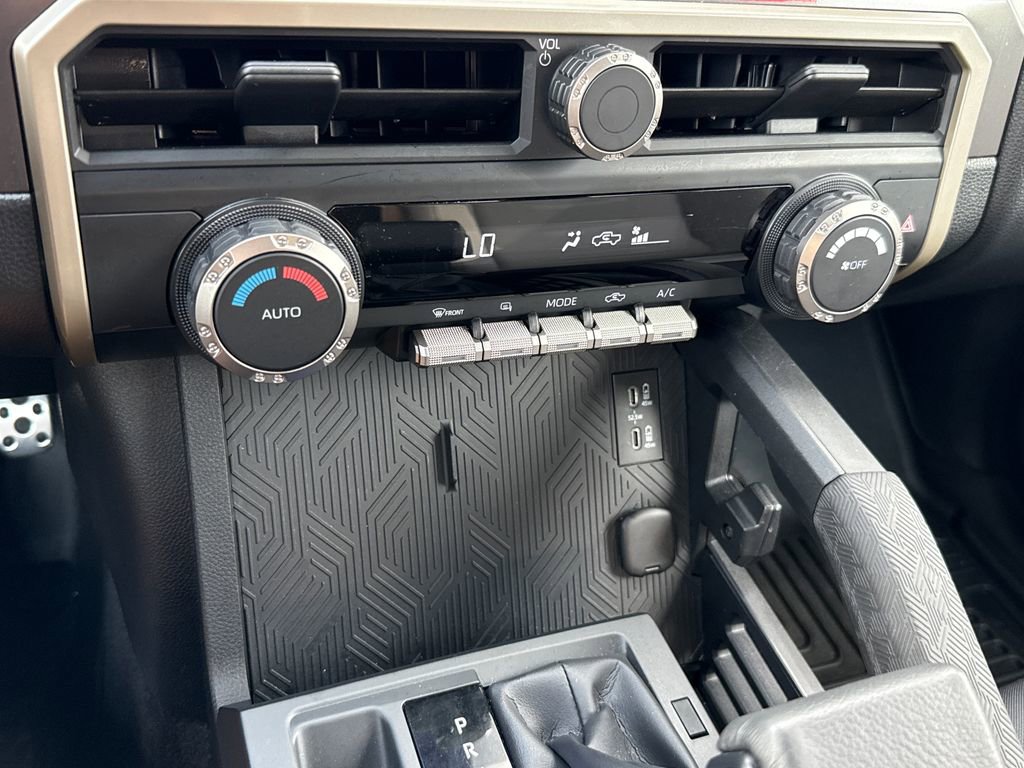 Used 2025 Toyota Tacoma TRD Sport image 21