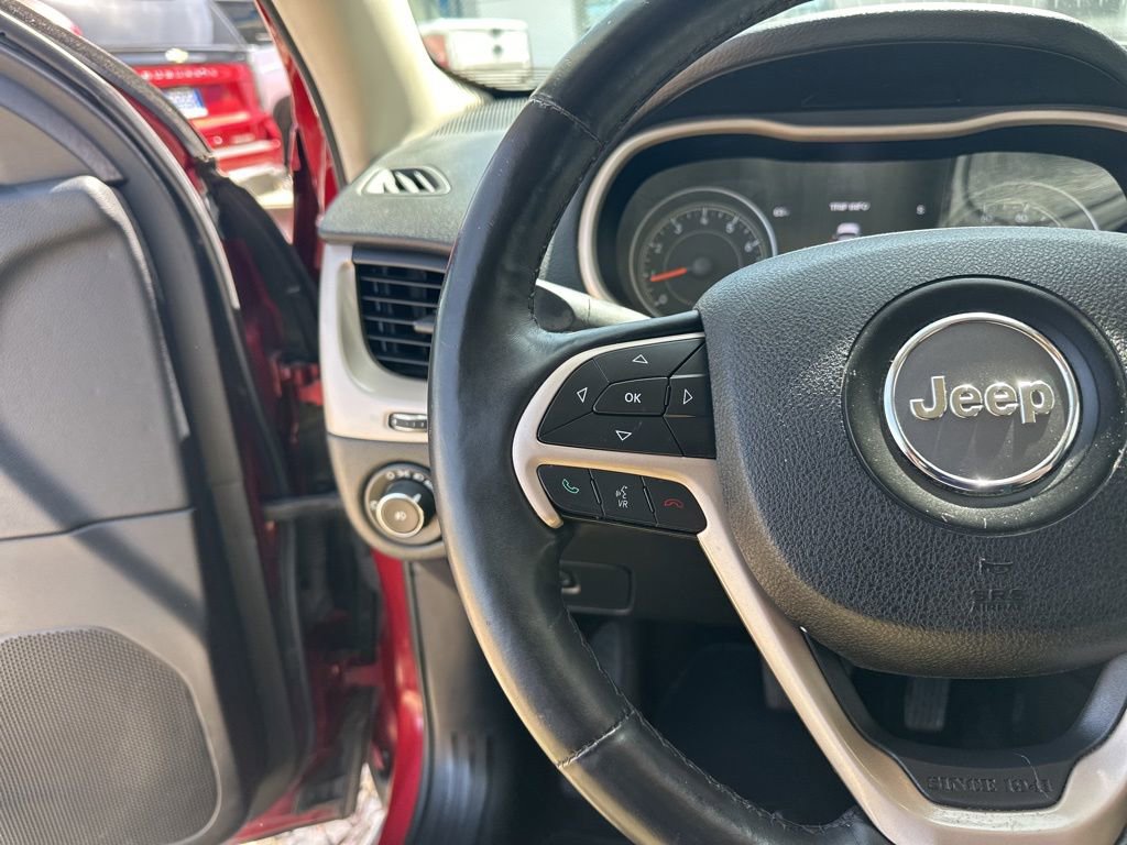 Used 2015 Jeep Cherokee Limited w/ Trailer Tow Group image 16