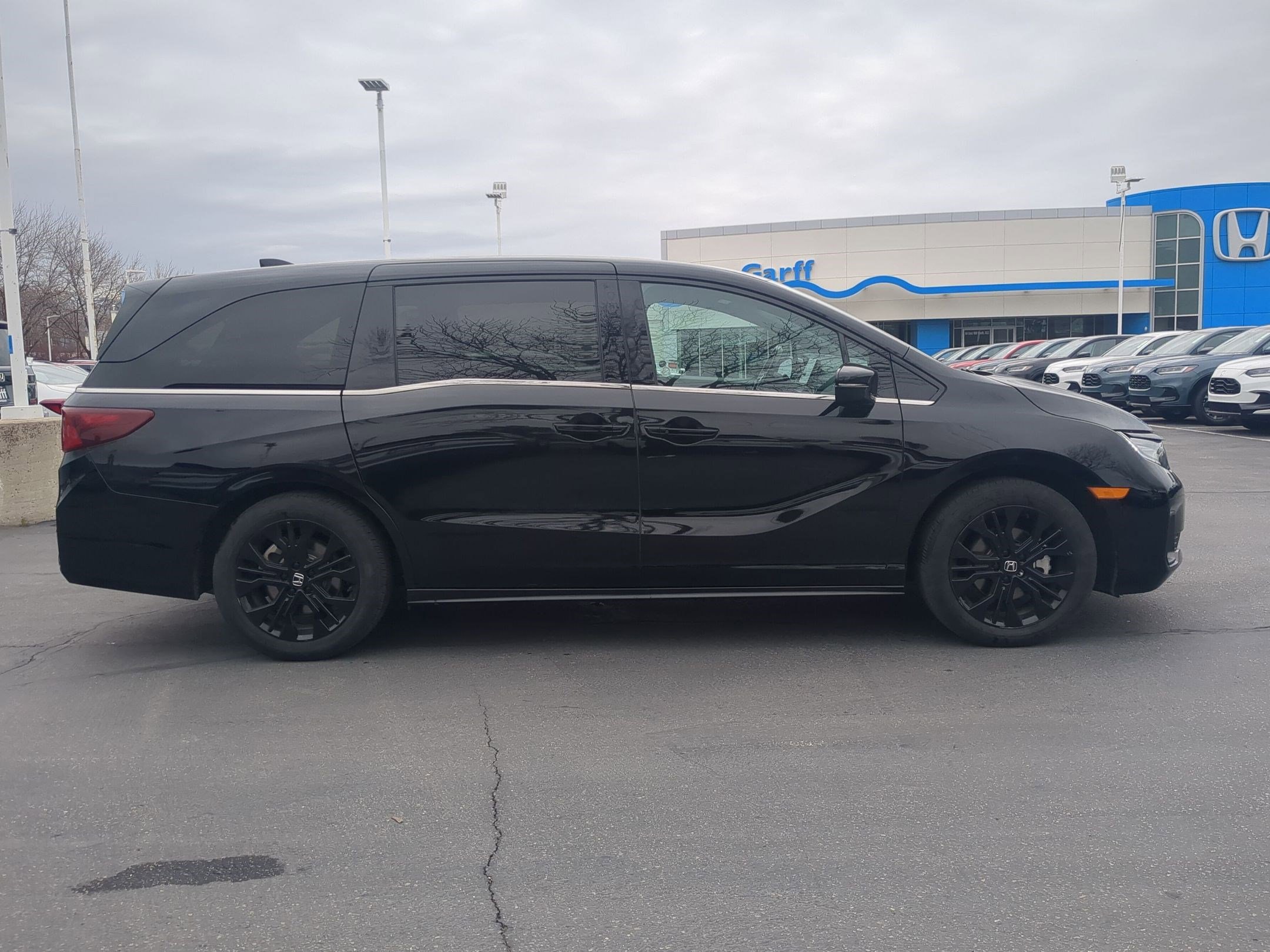 Used 2025 Honda Odyssey Sport-L image 2