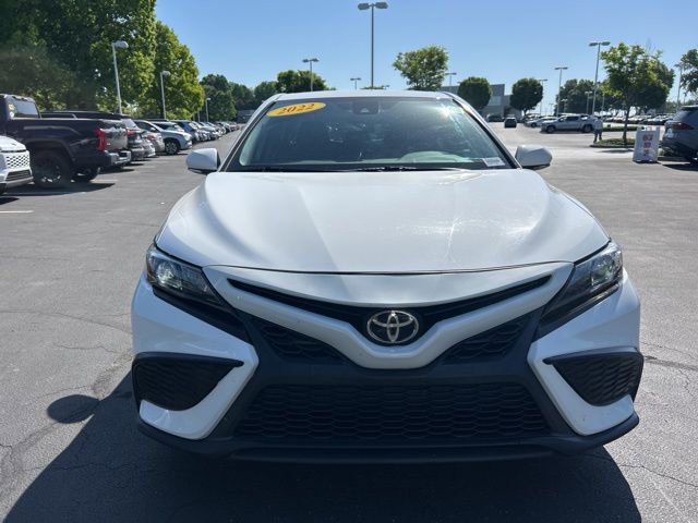 Used 2022 Toyota Camry SE FWD image 2