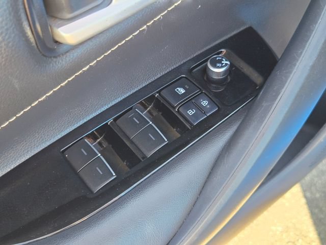 Used 2019 Toyota Corolla SE FWD image 17