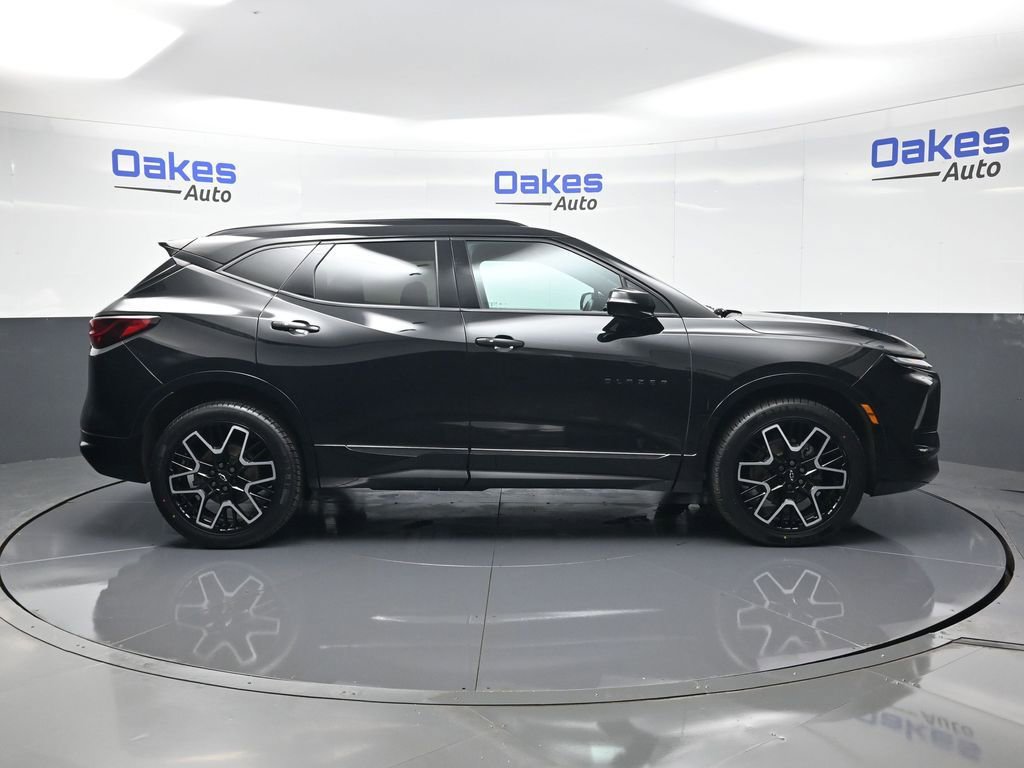 Used 2023 Chevrolet Blazer RS w/ Enhanced Convenience Package image 9