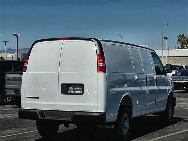 New 2025 Chevrolet Express 2500 Work Van image 5