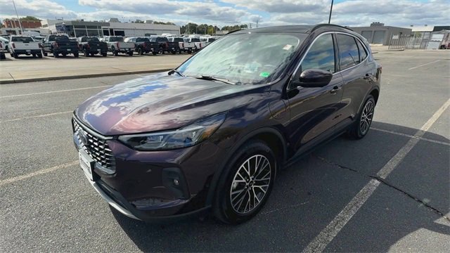 Certified 2023 Ford Escape SE w/ PHEV Premium Package image 5