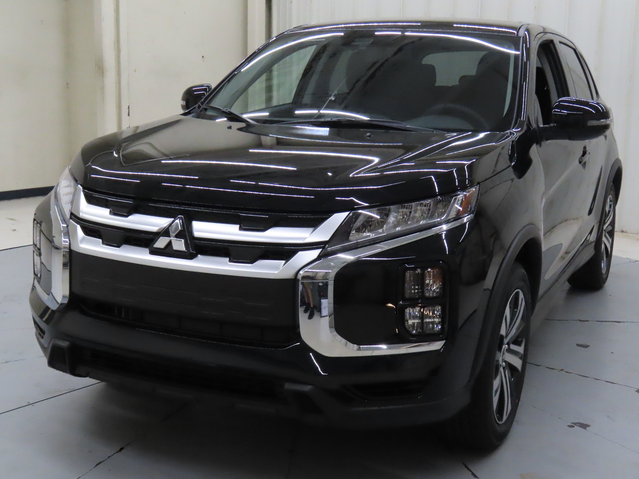 New 2025 Mitsubishi Outlander Sport SE image 7