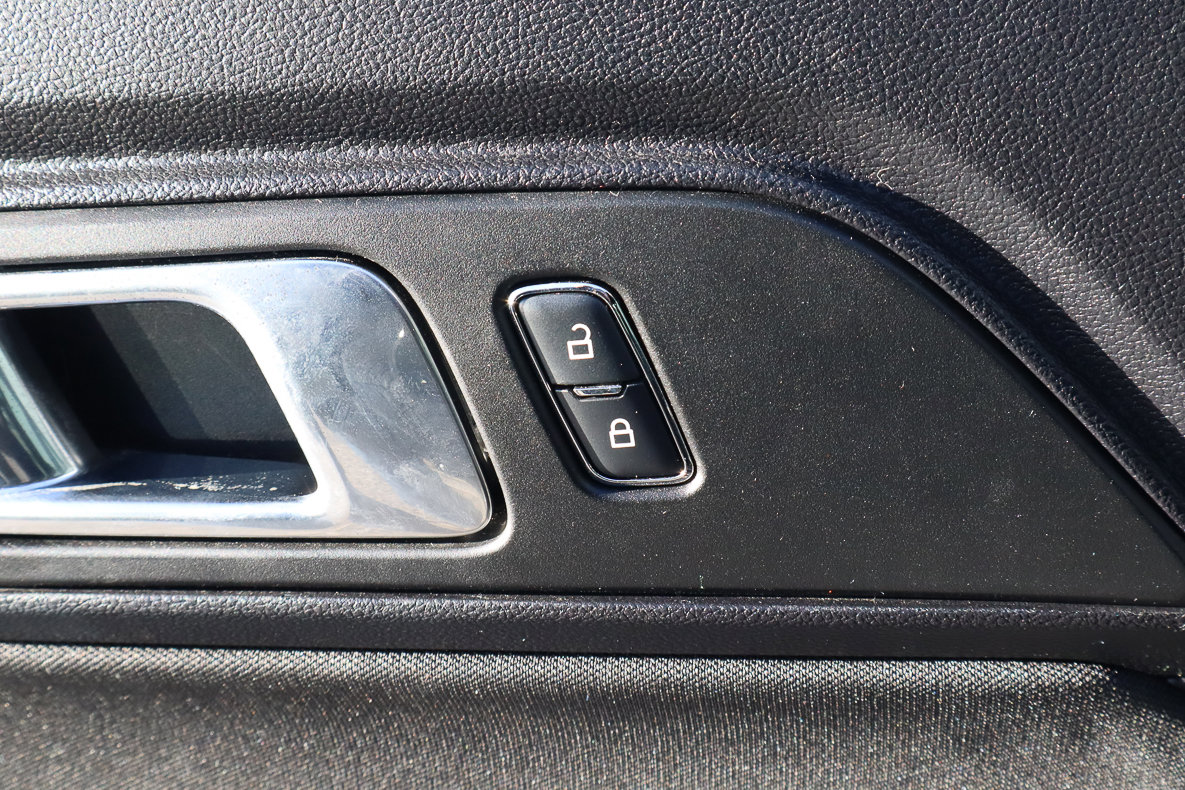 Used 2018 Ford Mustang GT w/ Black Accent Pkg image 15