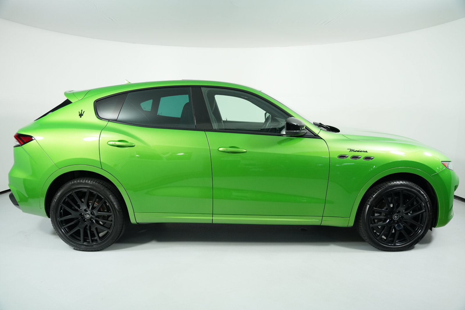 Used 2023 Maserati Levante Modena AWD/4WD image 13