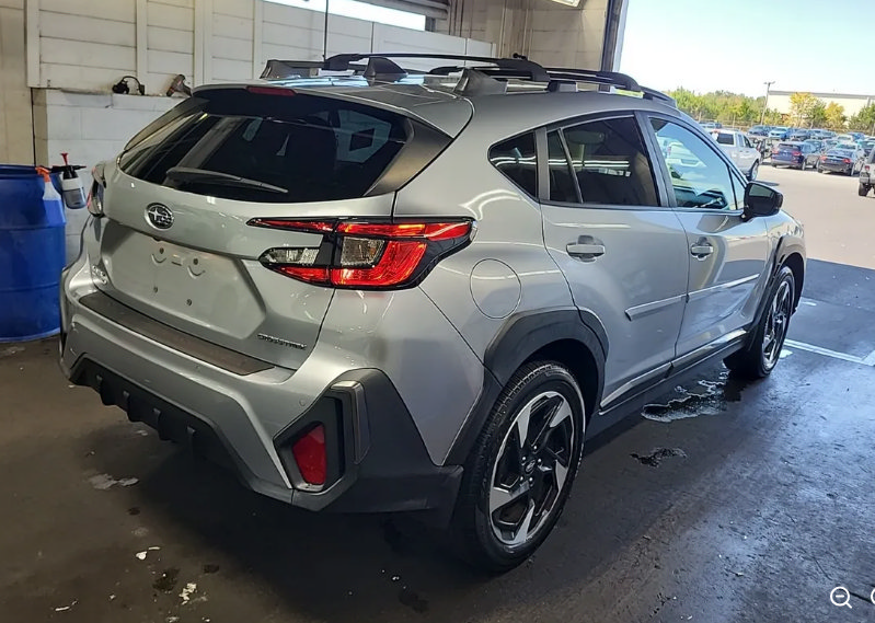 Used 2024 Subaru Crosstrek 2.5i Limited AWD/4WD image 3