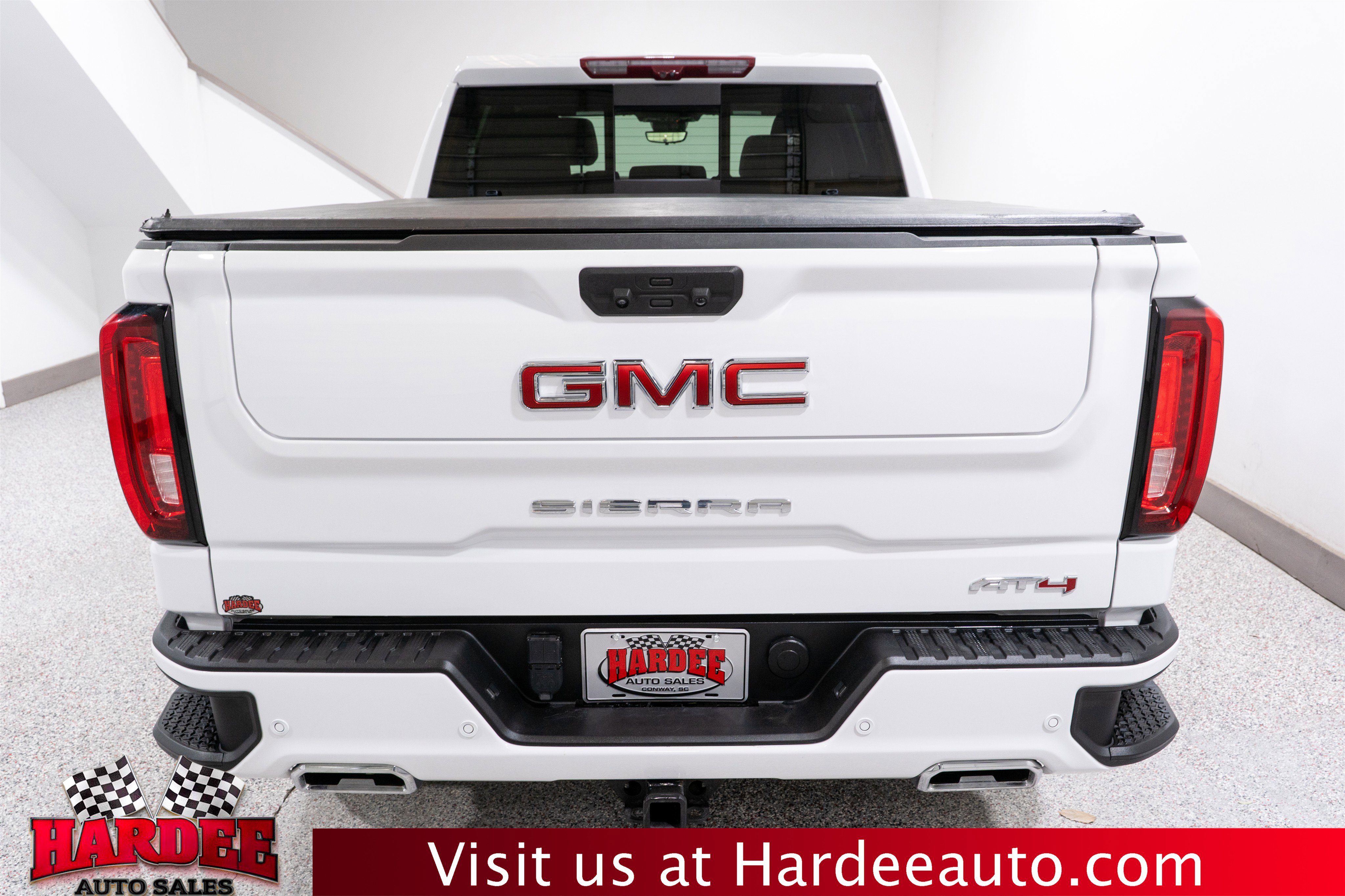 Used 2024 GMC Sierra 1500 AT4 w/ Technology Package image 4