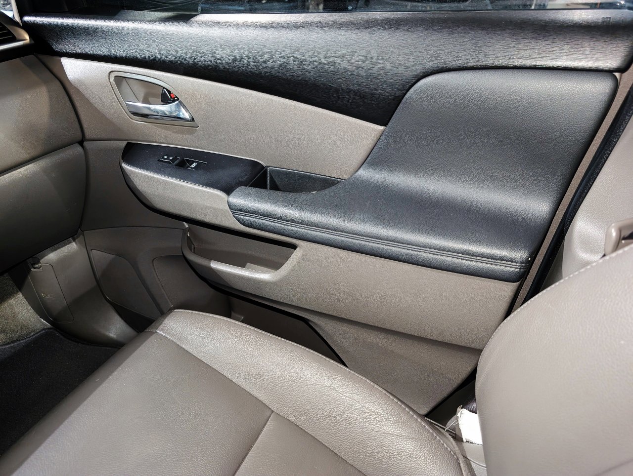 Used 2014 Honda Odyssey EX-L image 40