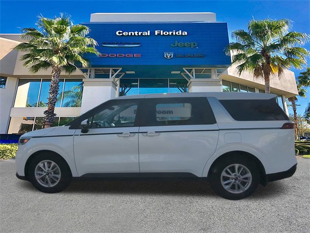 Used 2024 Kia Carnival LX image 8