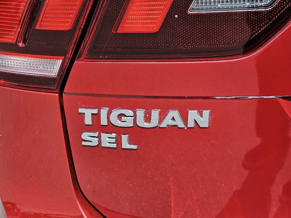Used 2018 Volkswagen Tiguan SEL FWD image 13
