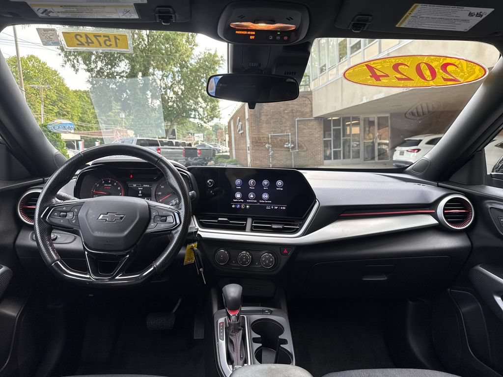 Used 2024 Chevrolet Trax RS w/ Driver Confidence Package FWD image 20