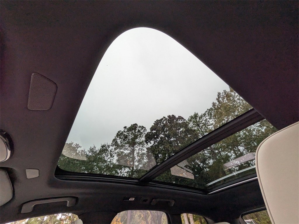 New 2026 Volvo XC60 B5 Plus w/ Protection Package Premier image 22