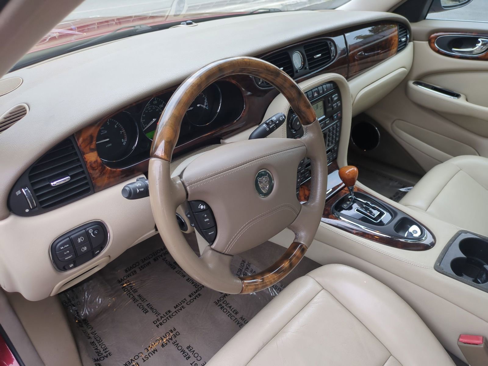 Used 2004 Jaguar XJ8 RWD image 16