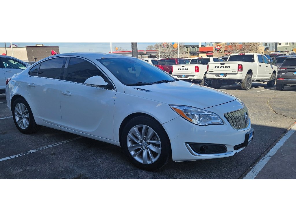 Used 2017 Buick Regal AWD image 7