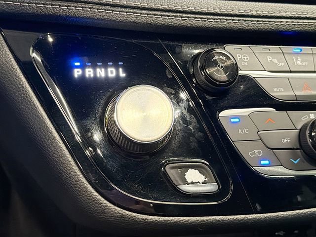 Used 2019 Chrysler Pacifica Limited w/ Advanced Safetytec Group image 16