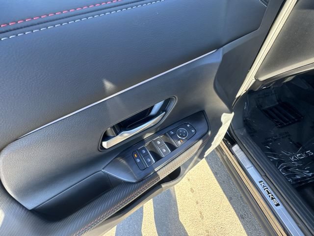 New 2026 Nissan Kicks SR w/ SR Premium Package AWD/4WD image 13