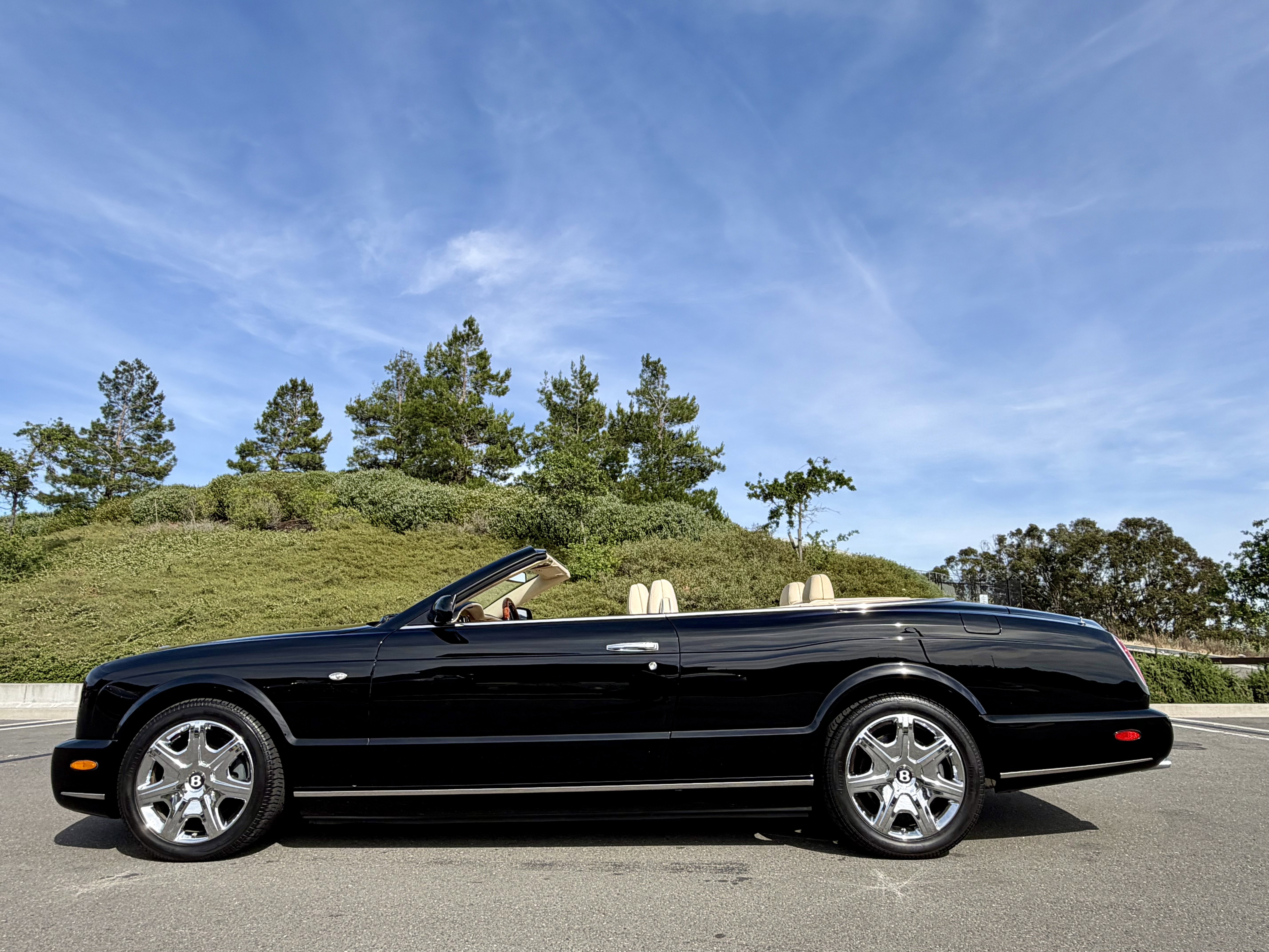 Used 2007 Bentley Azure image 3