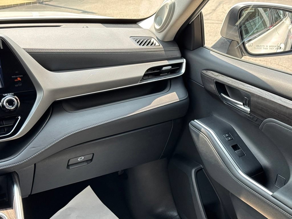 Certified 2020 Toyota Highlander Platinum AWD/4WD image 22