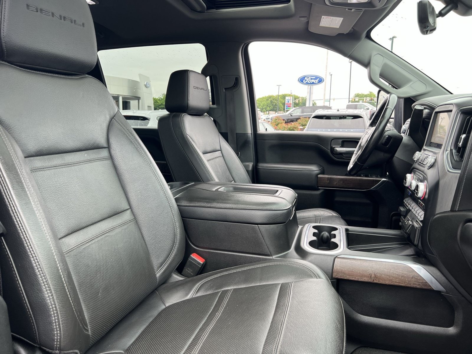 Used 2022 GMC Sierra 2500 Denali w/ Denali Ultimate Package AWD/4WD image 35