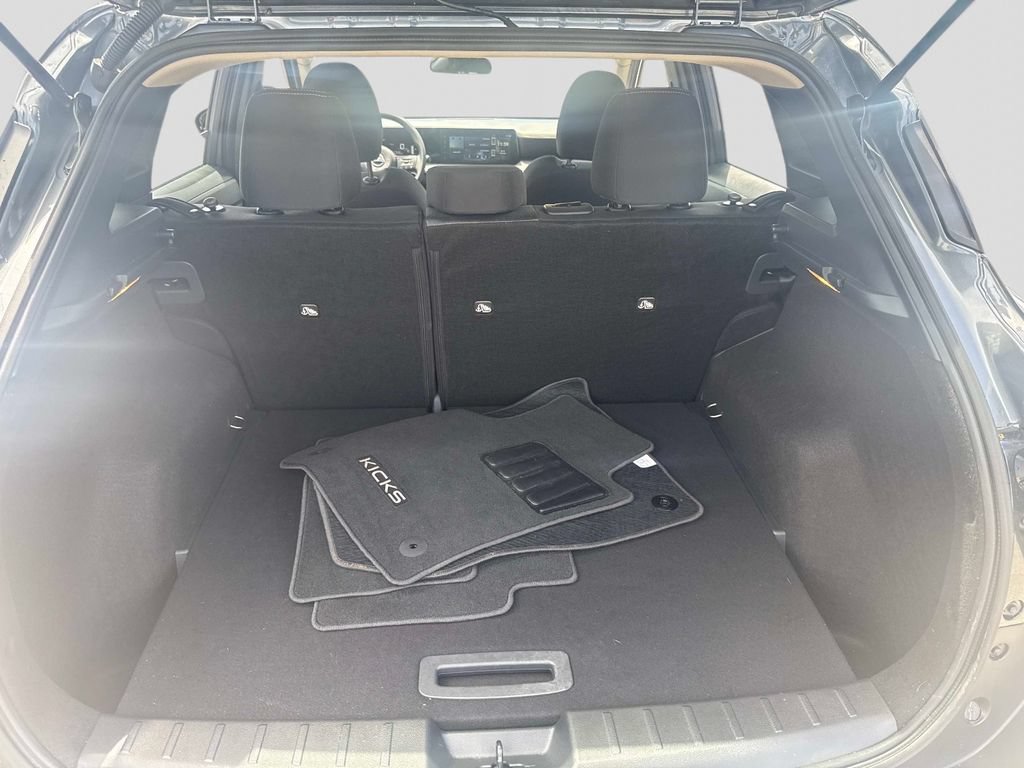 Used 2025 Nissan Kicks SV FWD image 6