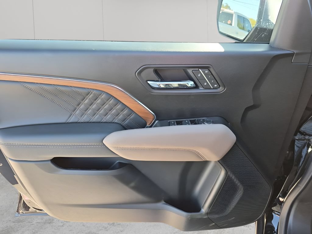 New 2026 GMC Canyon Denali w/ LPO, Denali Black Edition AWD/4WD image 32