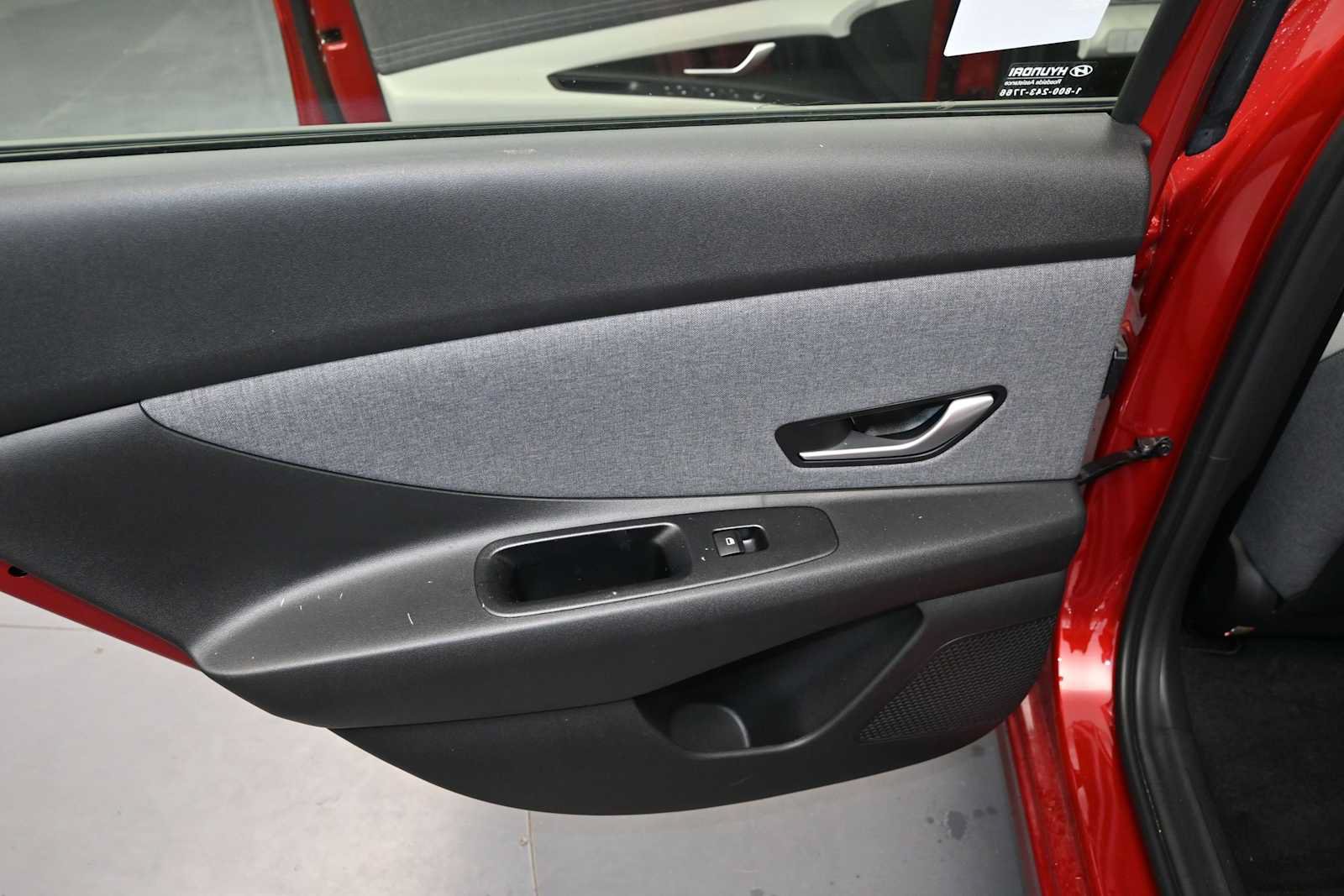 Used 2025 Hyundai Elantra Limited FWD image 26
